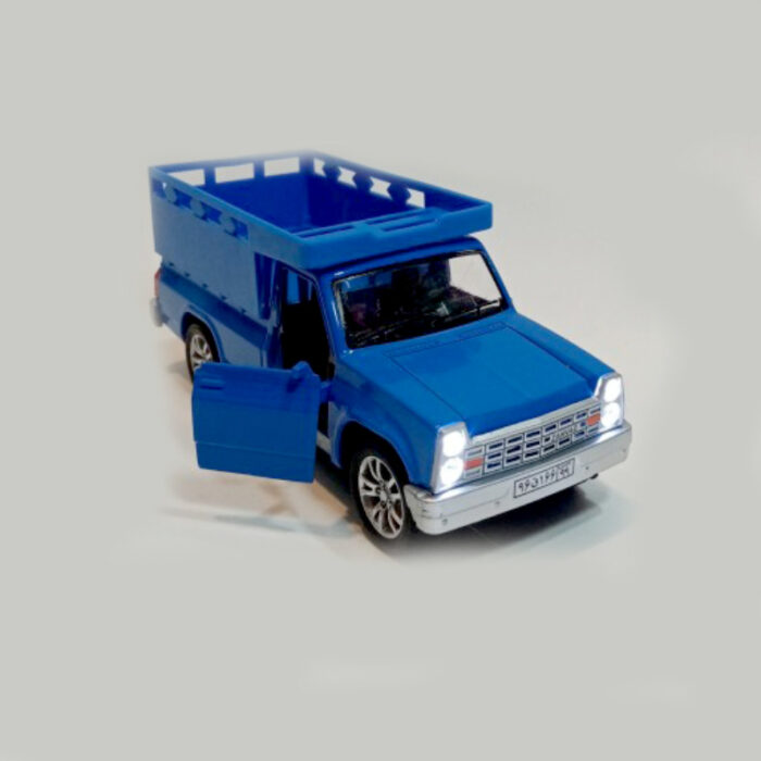 1:32 Dynamic Transporter Die-Cast Classic Pickup Truck - Image 6