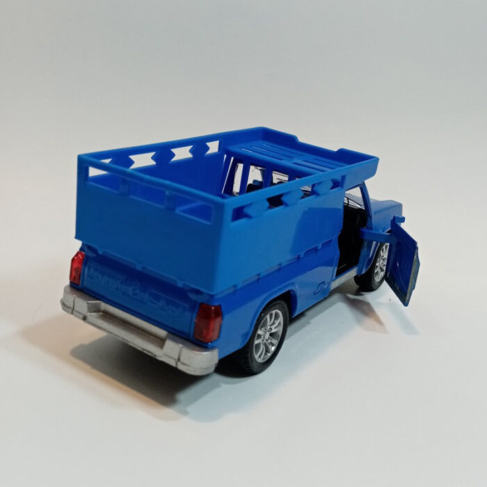 1:32 Dynamic Transporter Die-Cast Classic Pickup Truck - Image 7
